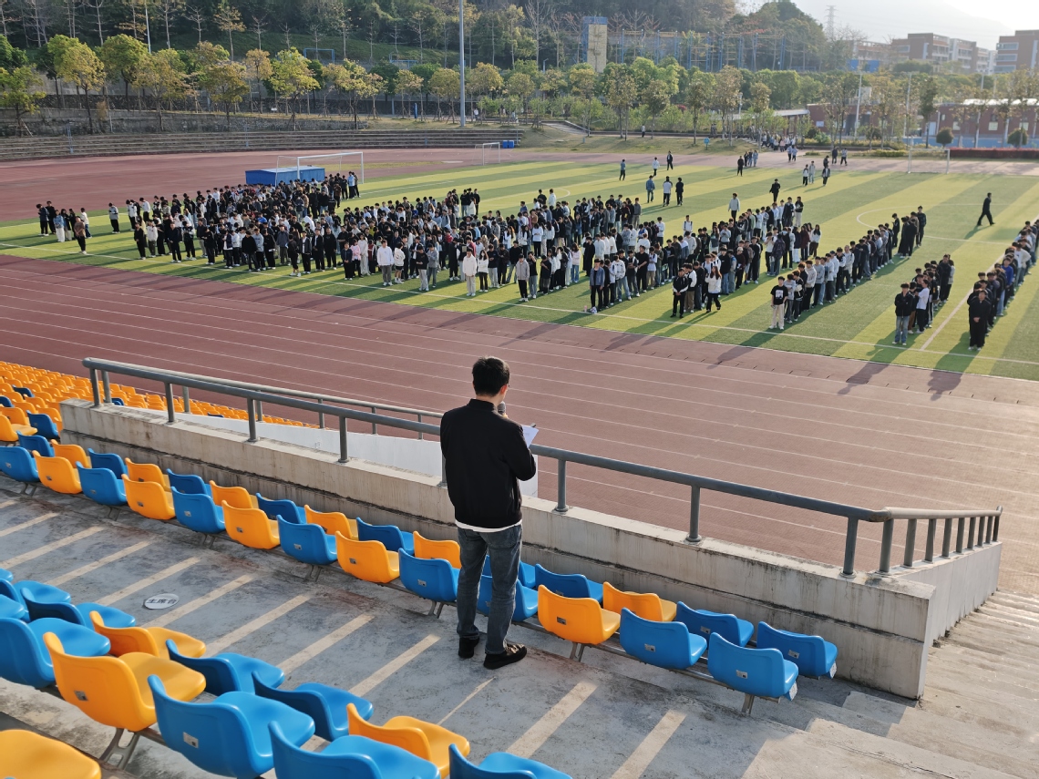 筑牢国家安全青春防线|智能制造工程系、信息工程系、建筑工程系举行全民国家安全教育日主题升旗仪式